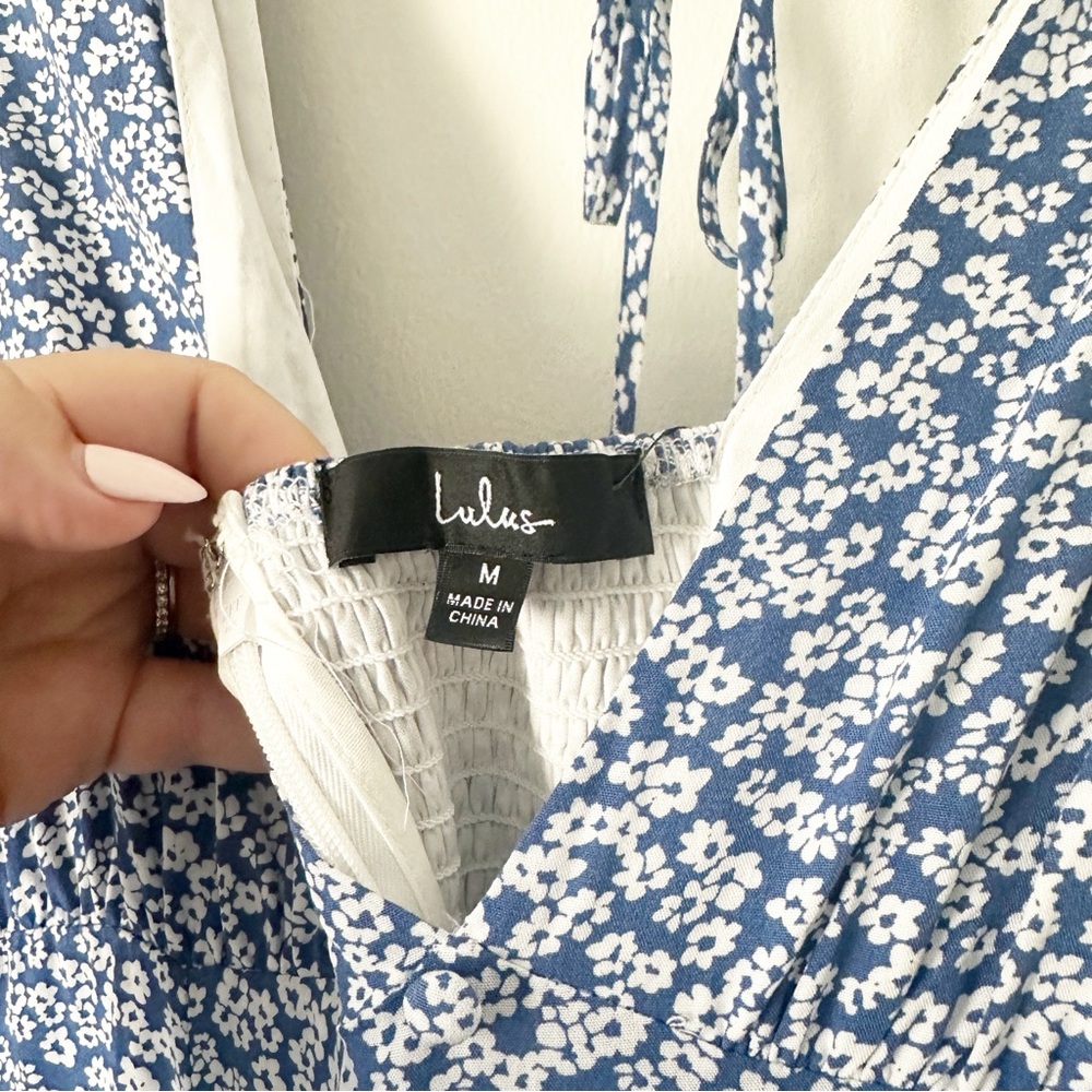 Lulu's Afternoon Out Blue Floral Print Long Sleeve Jumpsuit M NWT - Picture 5 of 14